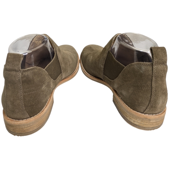 NEW Clarks Edenvale Page Suede Slip On Chelsea booties. Says 8 fits like 7.5 - Picture 4 of 12